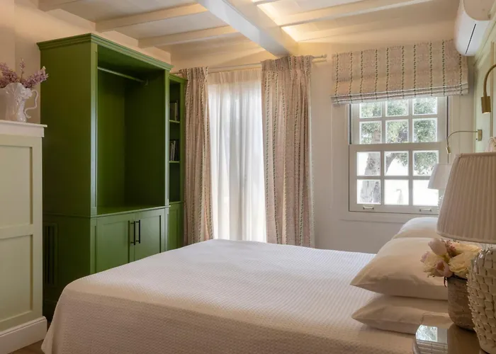 Despotiko Mykonos Town