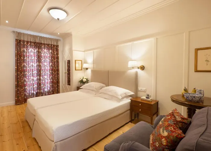 Despotiko Mykonos Town